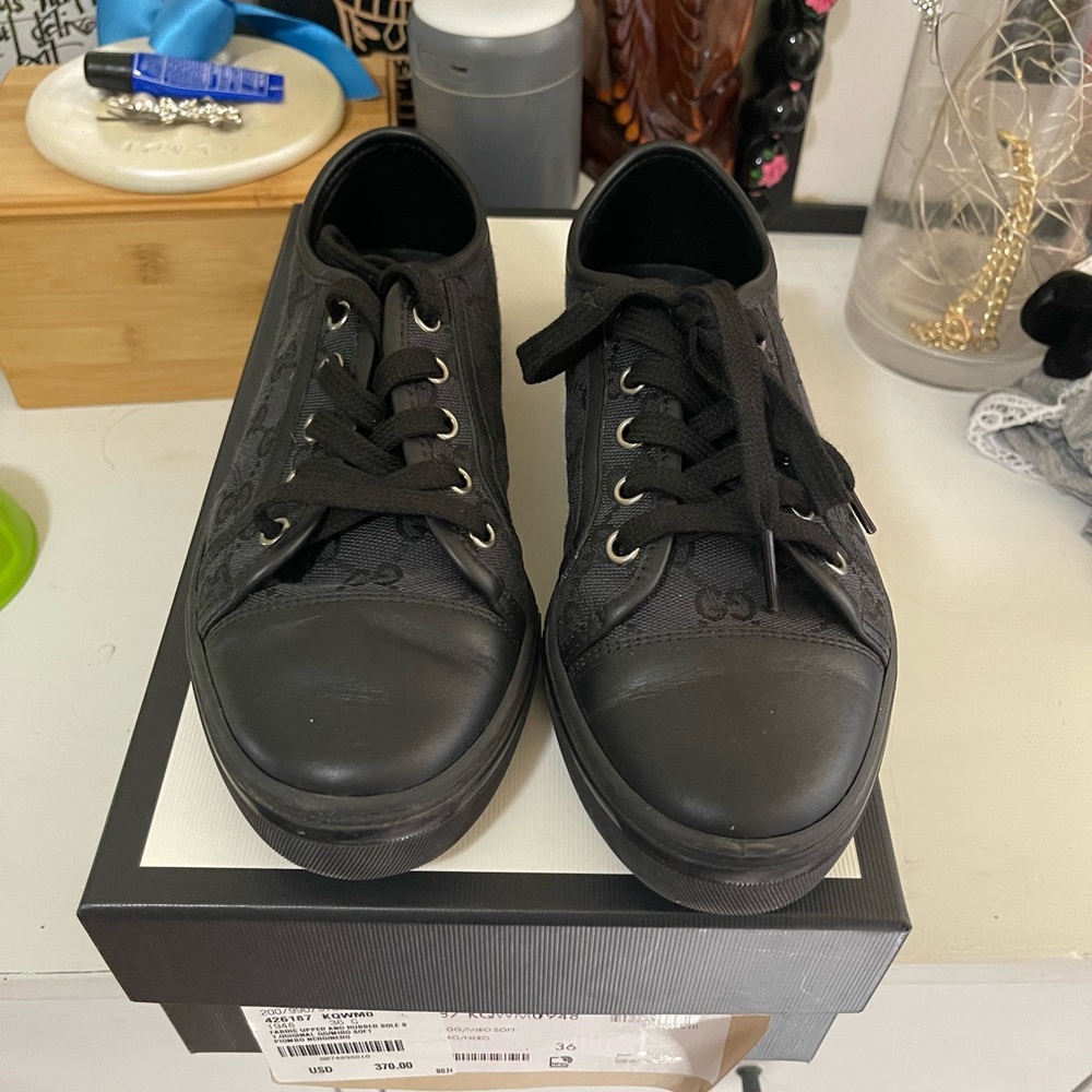 Unisex Gucci canvas tennis shoes size UK 36 or 5.5 US woman